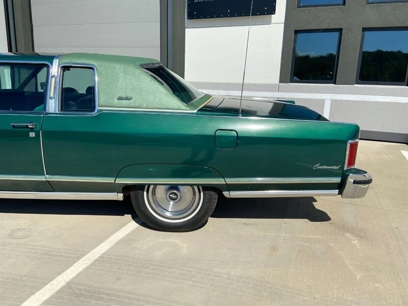 1976 Lincoln Continental 5th Gen - Image 13 of 31