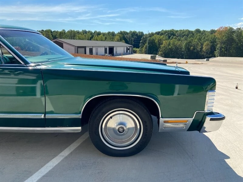 1976 Lincoln Continental 5th Gen - Image 17 of 31