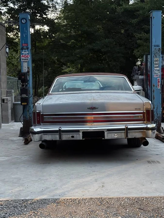 1976 Lincoln Continental 5th Gen - Image 13 of 17