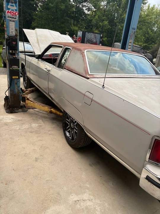 1976 Lincoln Continental 5th Gen - Image 11 of 17