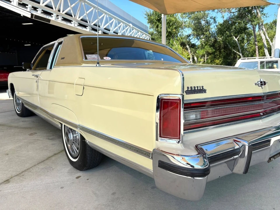 1976 Lincoln Continental 5th Gen - Image 17 of 31