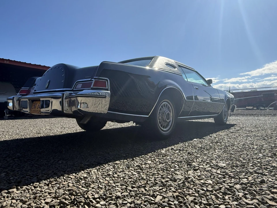 1976 Lincoln Continental Mark IV - Image 9 of 31