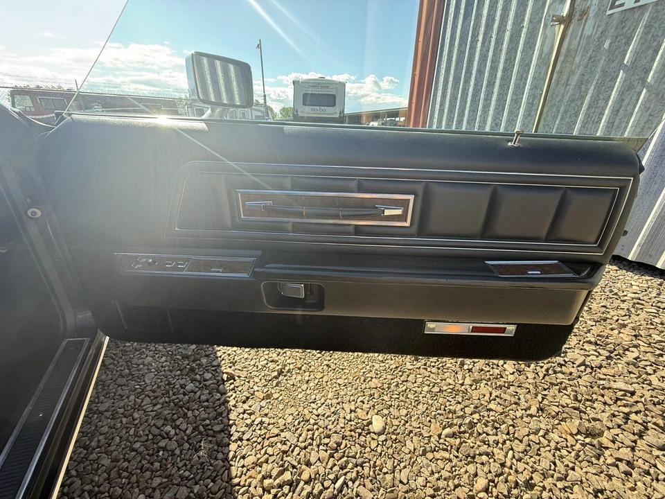 1976 Lincoln Continental Mark IV - Image 29 of 31