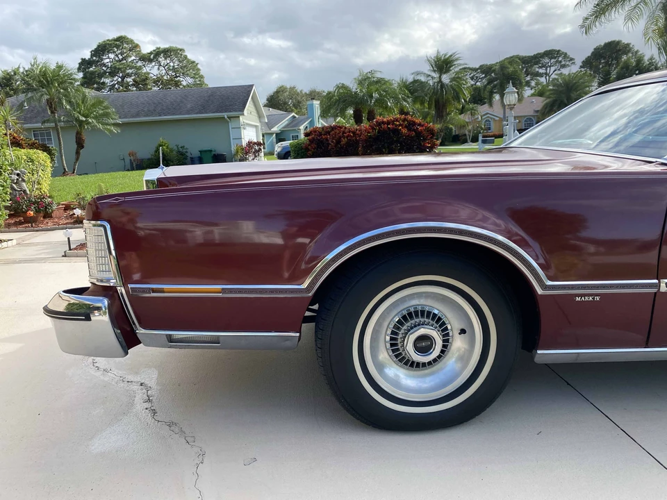 1976 Lincoln Continental 5th Gen - Image 11 of 31