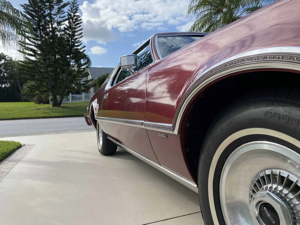 1976 Lincoln Continental 5th Gen - Image 21 of 31