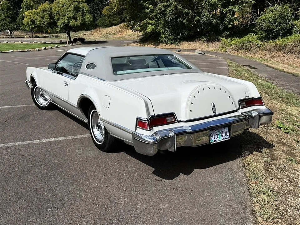 1976 Lincoln Continental Mark IV - Image 9 of 31