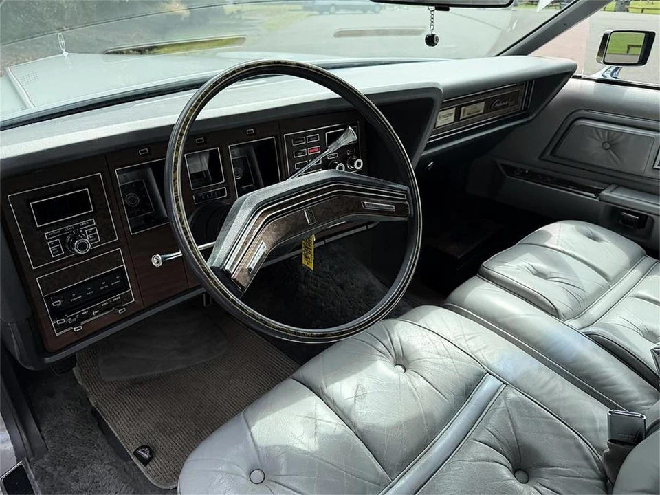 1976 Lincoln Continental Mark IV - Image 22 of 31