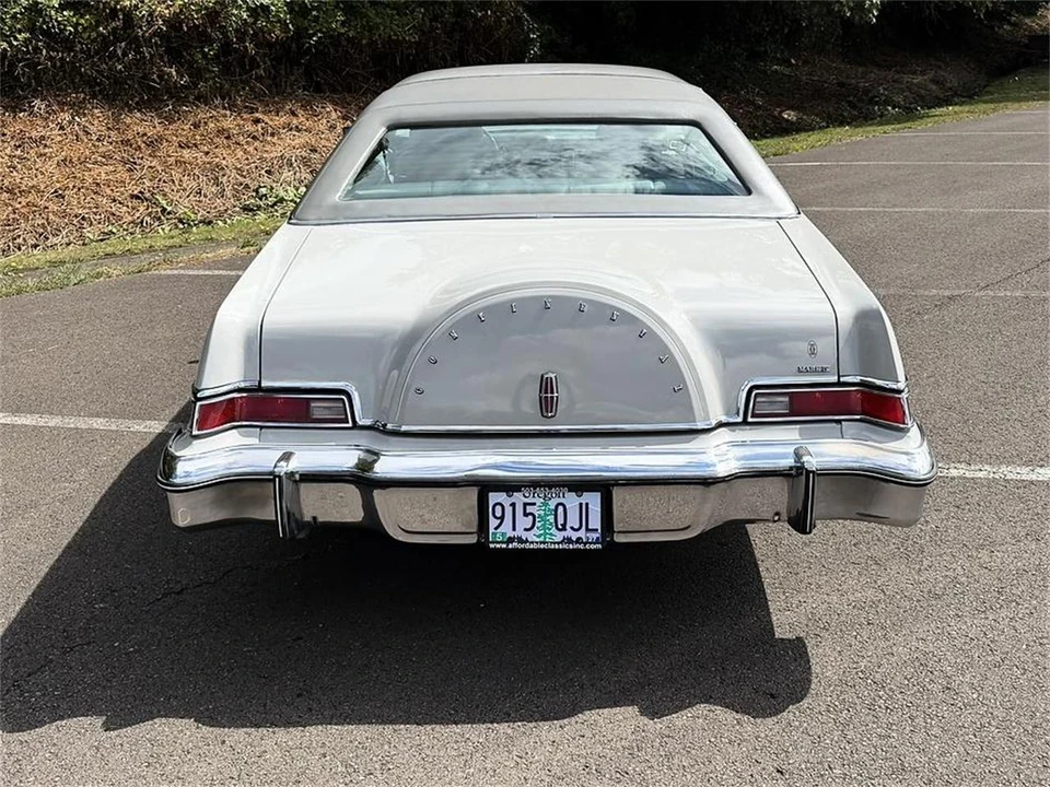 1976 Lincoln Continental Mark IV - Image 11 of 31