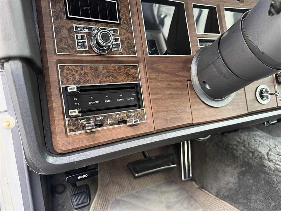1976 Lincoln Continental Mark IV - Image 31 of 31