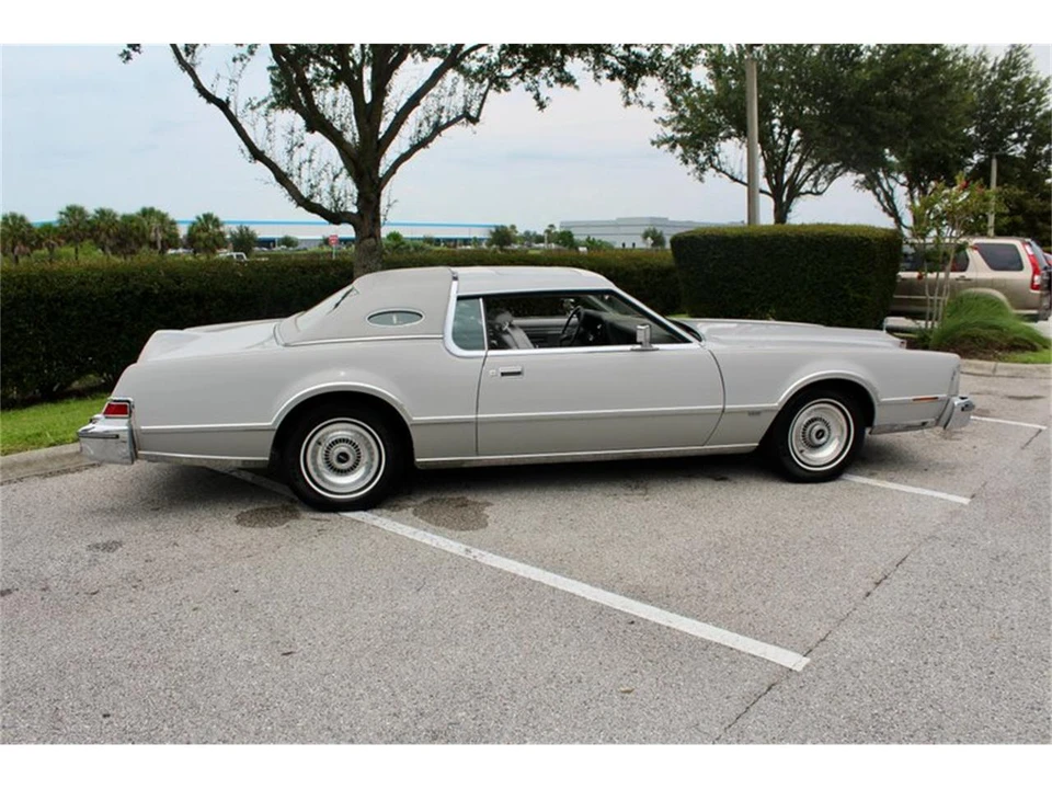 1976 Lincoln Continental Mark IV - Image 19 of 31