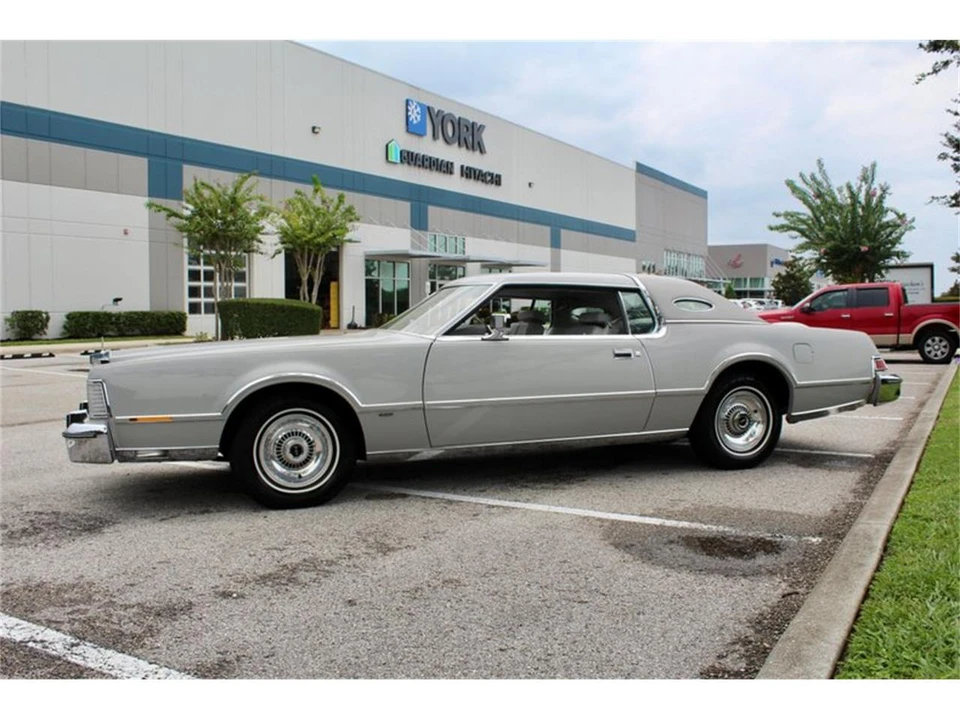 1976 Lincoln Continental Mark IV - Image 10 of 31