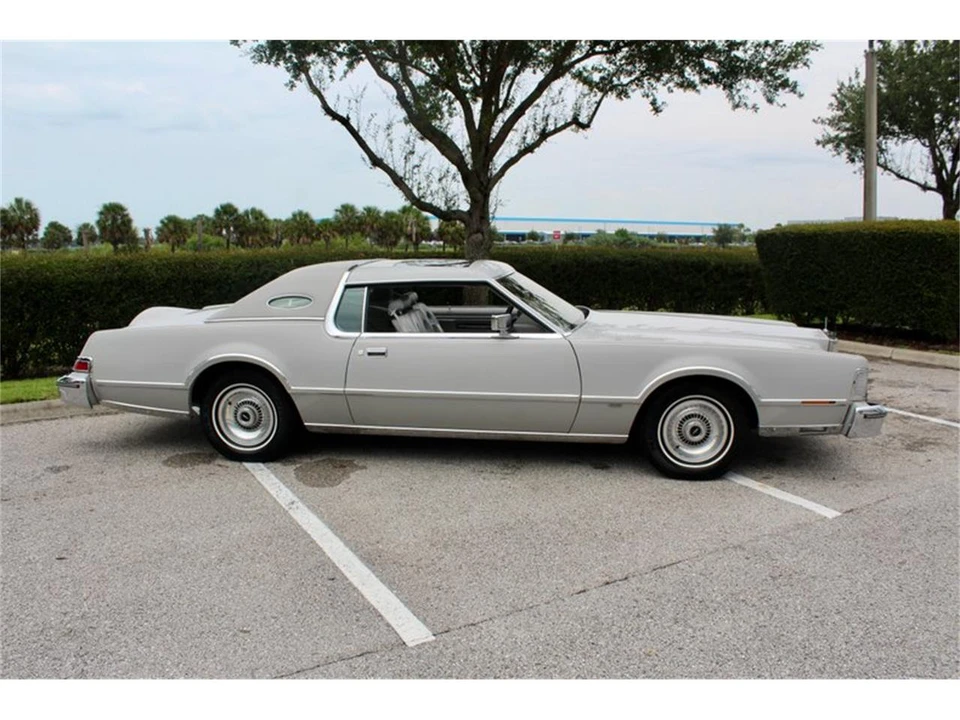 1976 Lincoln Continental Mark IV - Image 20 of 31