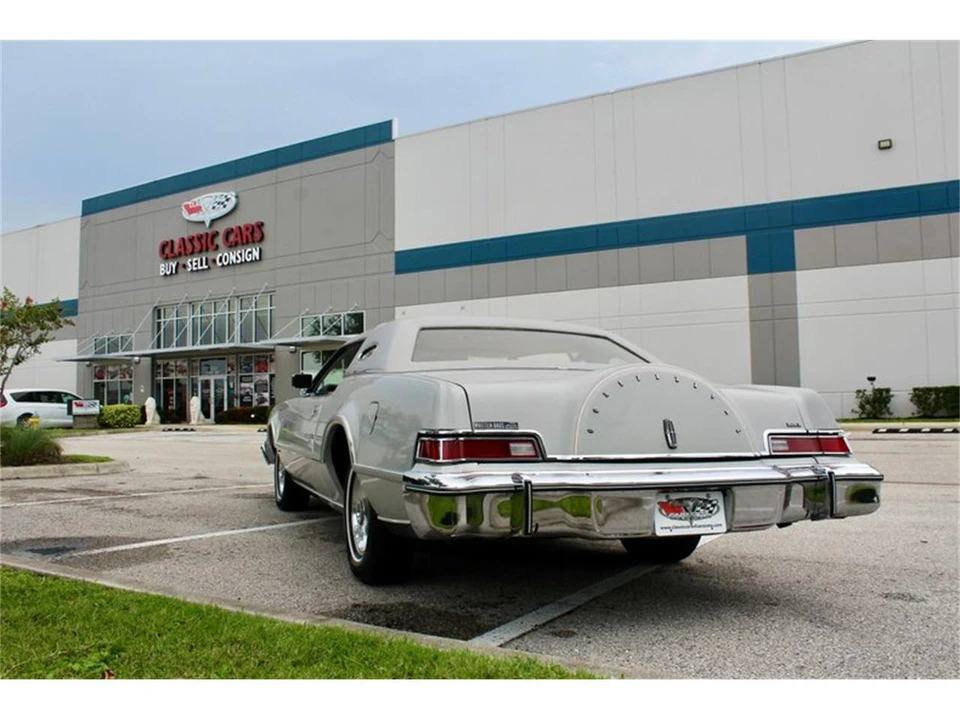 1976 Lincoln Continental Mark IV - Image 14 of 31