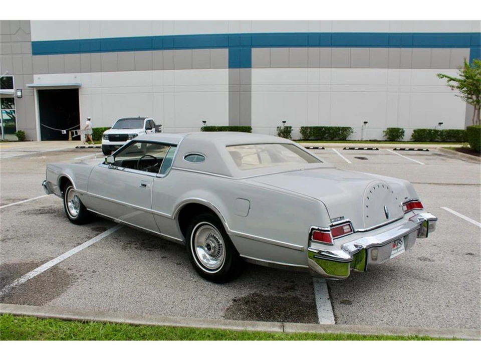 1976 Lincoln Continental Mark IV - Image 29 of 31