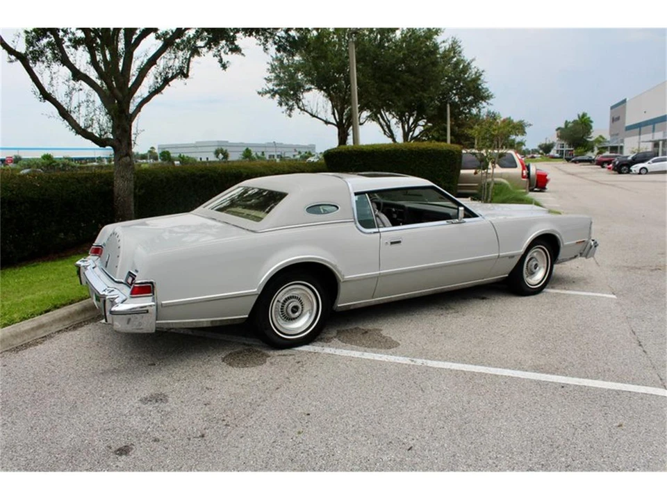 1976 Lincoln Continental Mark IV - Image 18 of 31