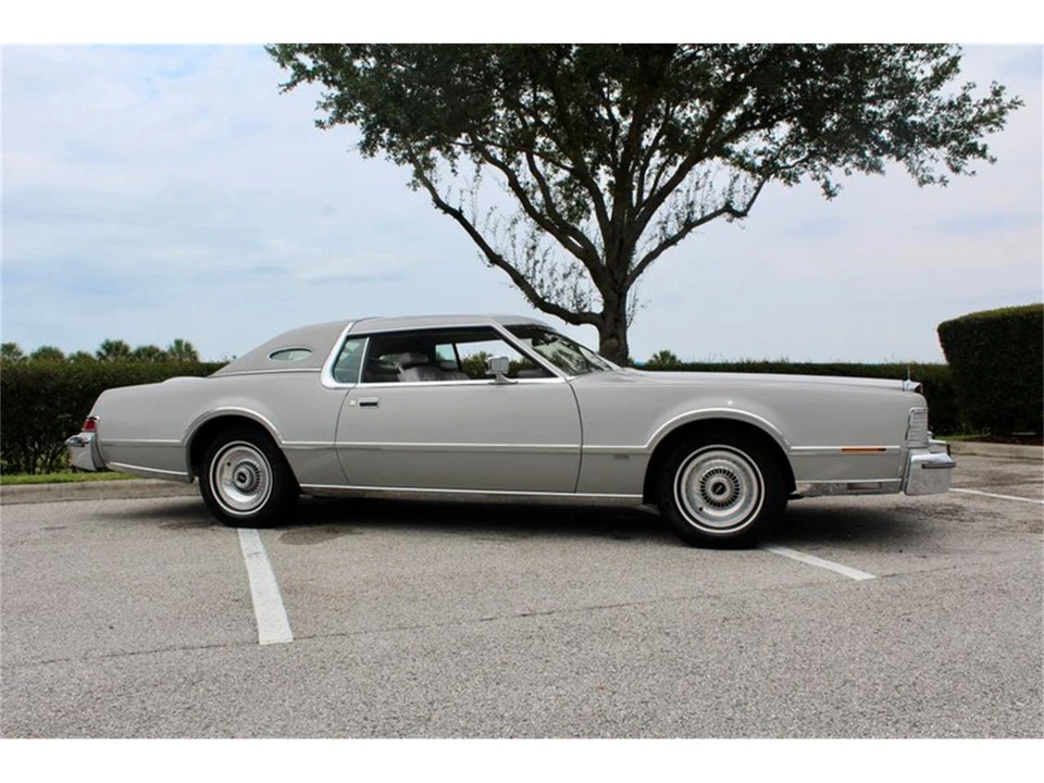1976 Lincoln Continental Mark IV - Image 3 of 31