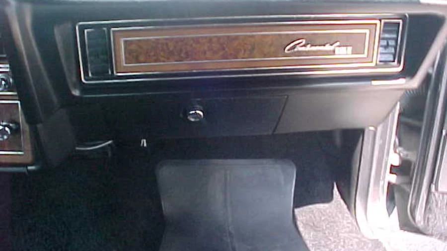 1976 Lincoln Continental Mark IV - Image 19 of 29