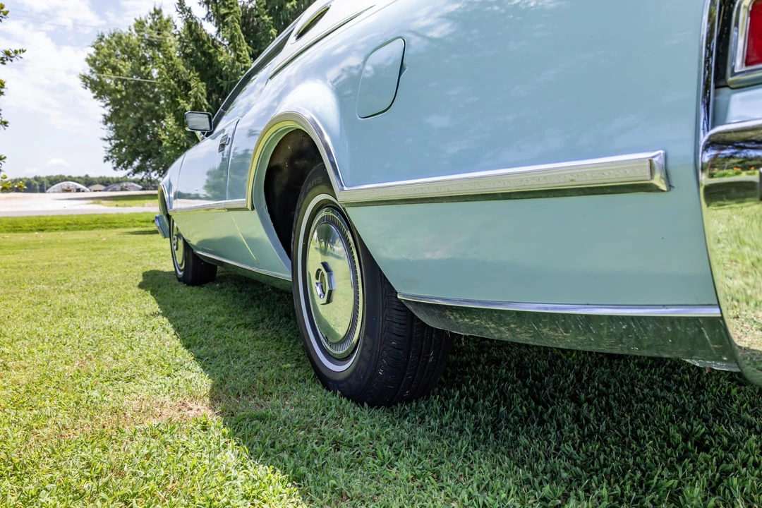 1976 Lincoln Continental Mark IV - Image 18 of 31