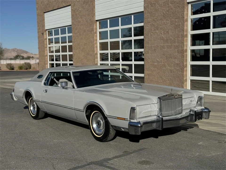 1976 Lincoln Continental Mark IV - Image 2 of 31