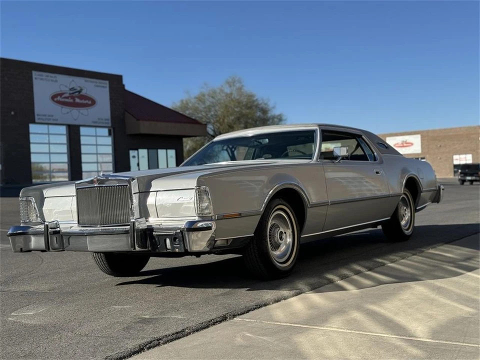 1976 Lincoln Continental Mark IV - Image 8 of 31