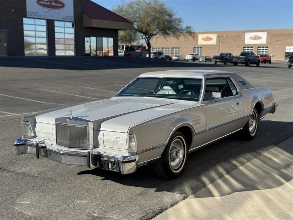 1976 Lincoln Continental Mark IV - Image 9 of 31