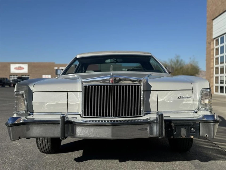 1976 Lincoln Continental Mark IV - Image 10 of 31