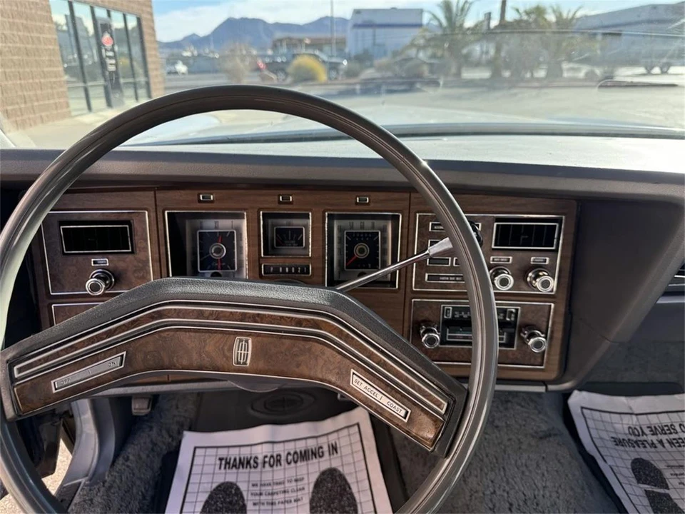 1976 Lincoln Continental Mark IV - Image 18 of 31