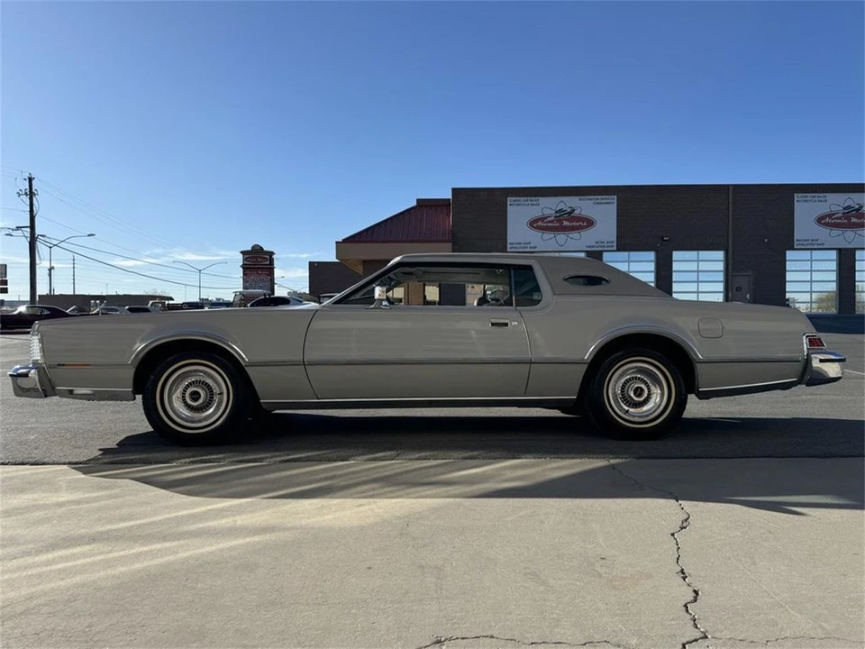 1976 Lincoln Continental Mark IV - Image 7 of 31