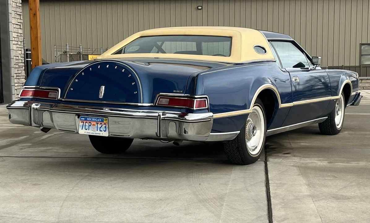 1976 Lincoln Continental Mark IV - Image 10 of 31