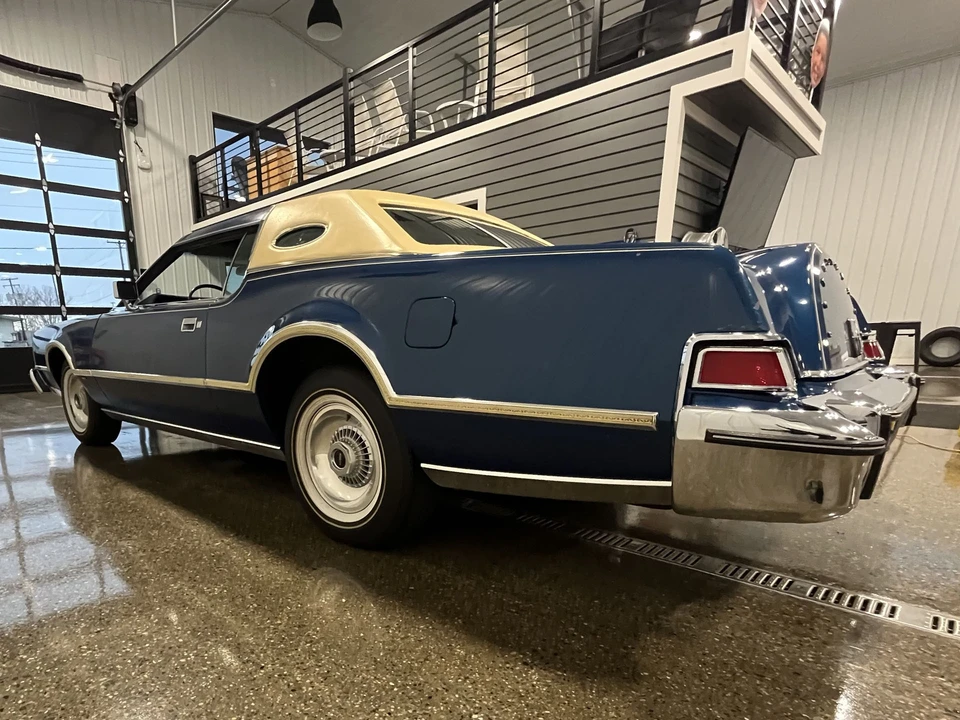 1976 Lincoln Continental Mark IV - Image 17 of 31