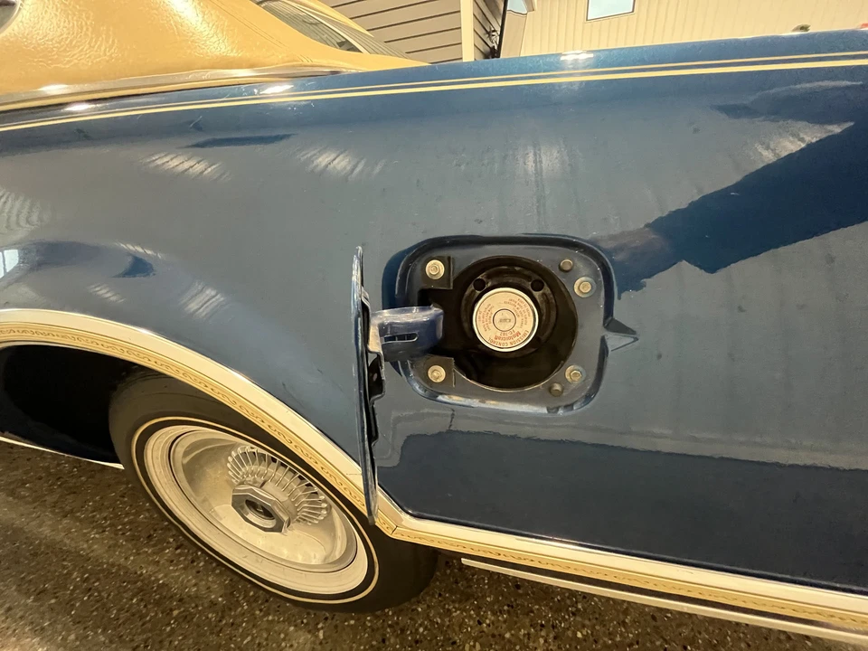 1976 Lincoln Continental Mark IV - Image 26 of 31
