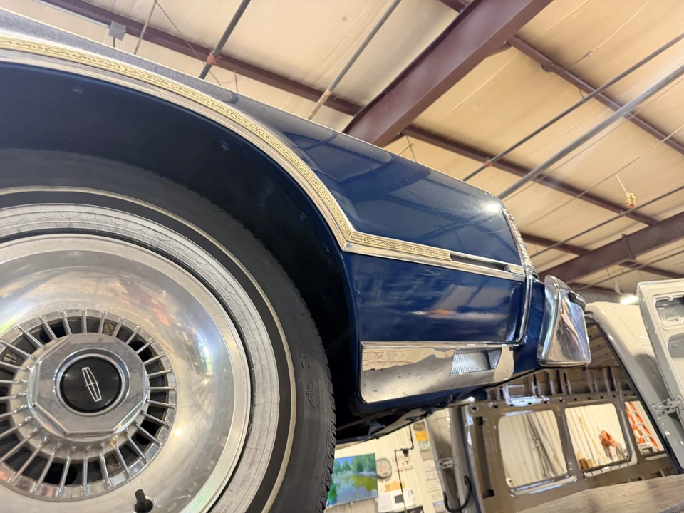 1976 Lincoln Continental Mark IV - Image 13 of 31