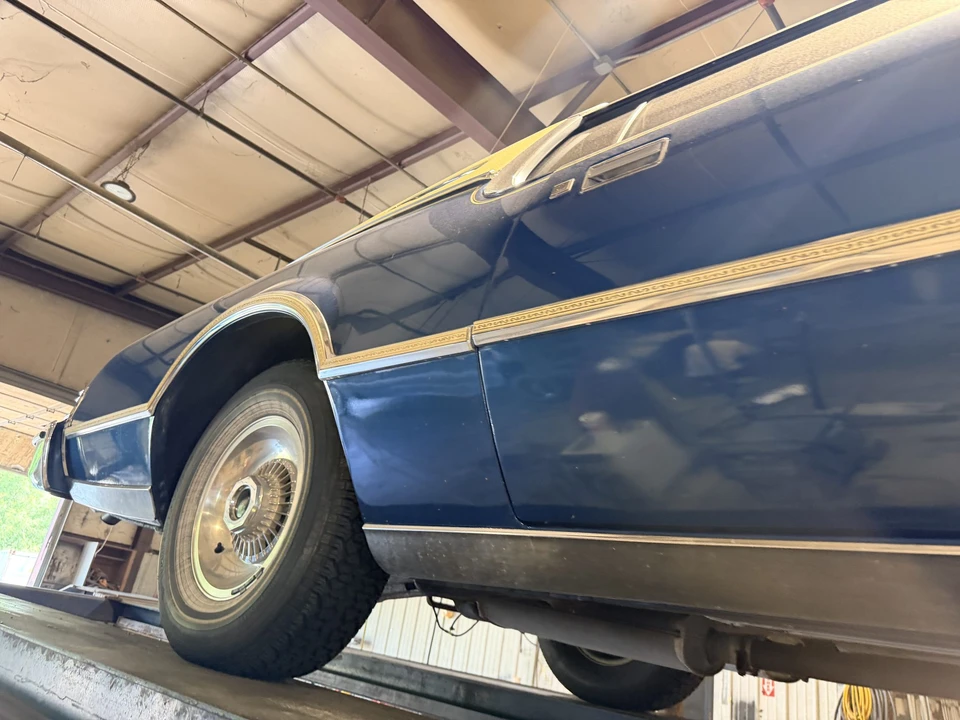 1976 Lincoln Continental Mark IV - Image 16 of 31