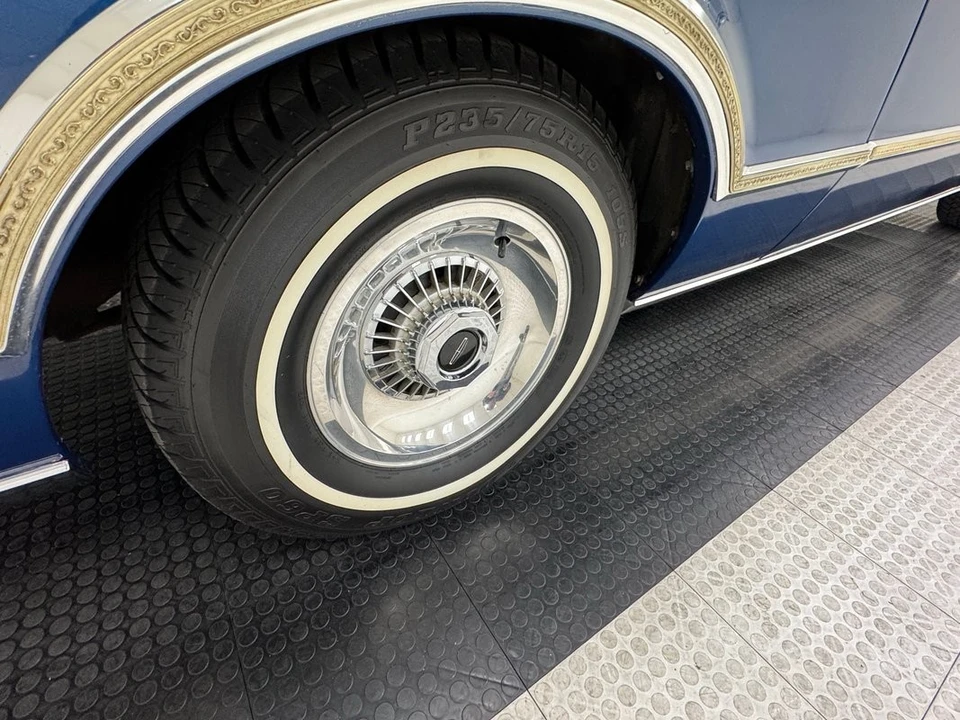 1976 Lincoln Continental Mark IV - Image 10 of 12