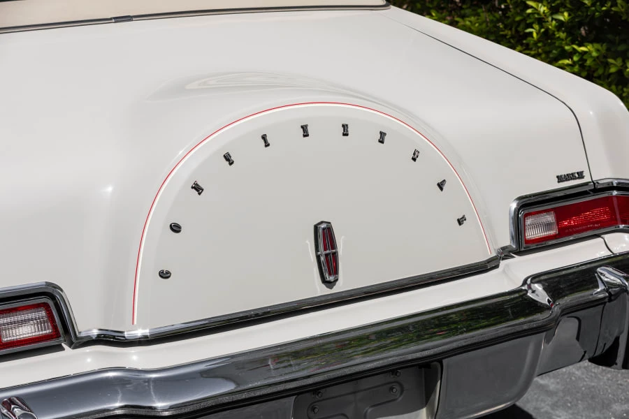 1976 Lincoln Continental Mark IV - Image 10 of 31