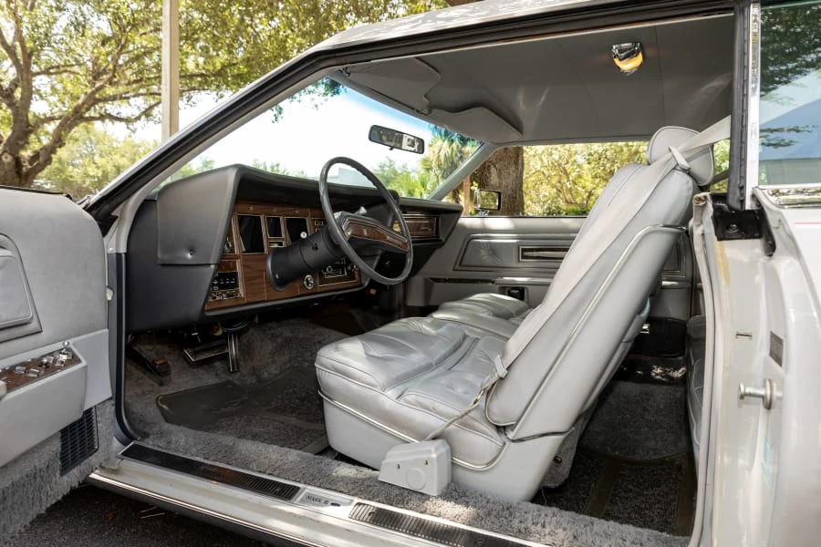 1976 Lincoln Continental Mark IV - Image 18 of 31
