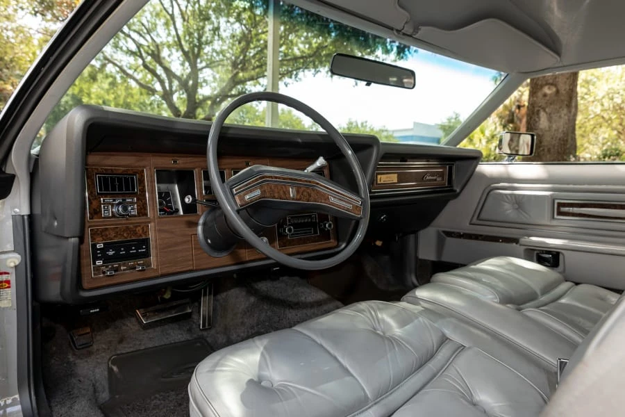 1976 Lincoln Continental Mark IV - Image 16 of 31