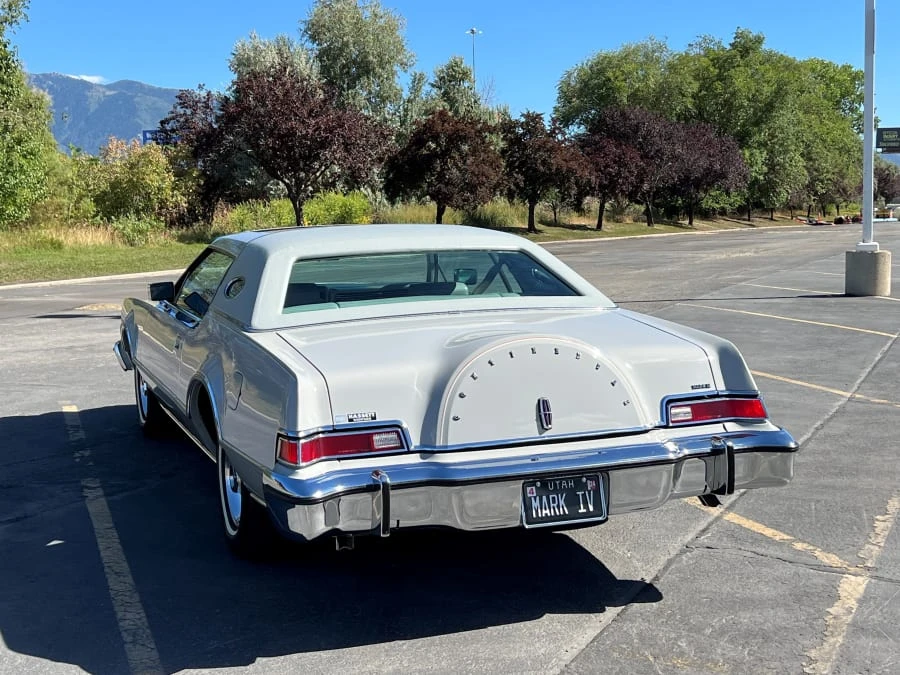 1976 Lincoln Continental Mark IV - Image 17 of 31