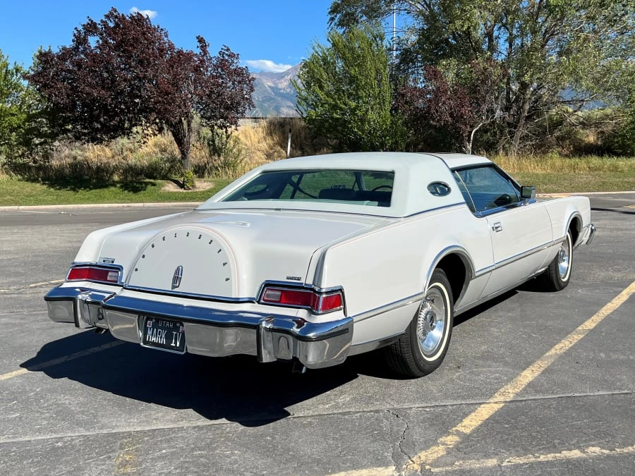 1976 Lincoln Continental Mark IV - Image 3 of 31