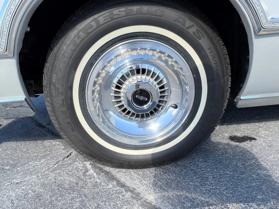 1976 Lincoln Continental Mark IV - Image 21 of 31