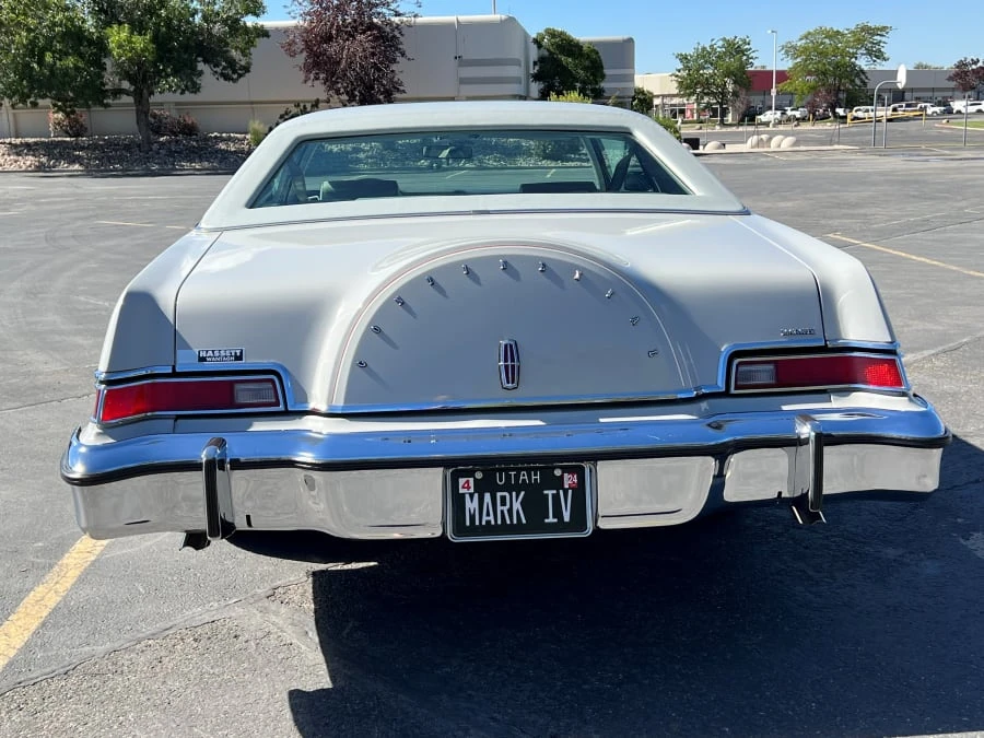 1976 Lincoln Continental Mark IV - Image 15 of 31