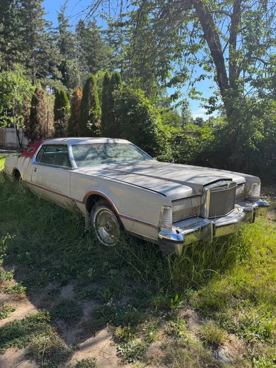 1976 Lincoln Continental 5th Gen - Image 2 of 13