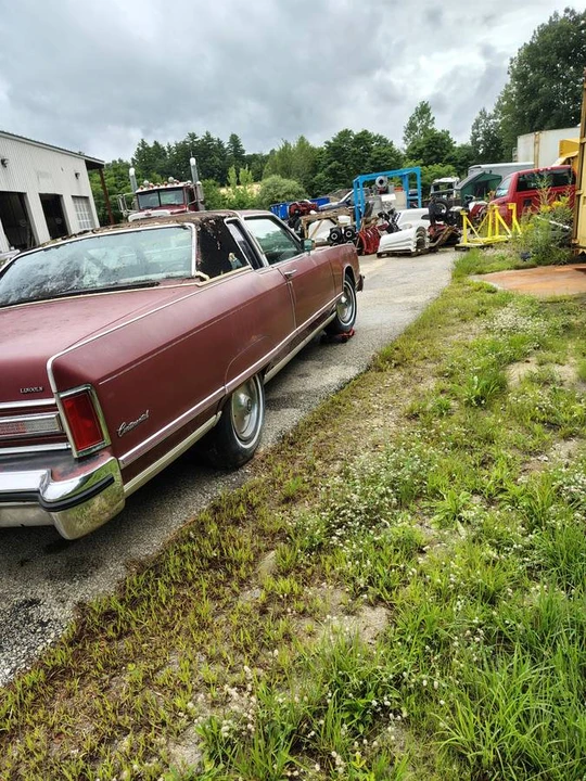 1976 Lincoln Continental 5th Gen - Image 9 of 10