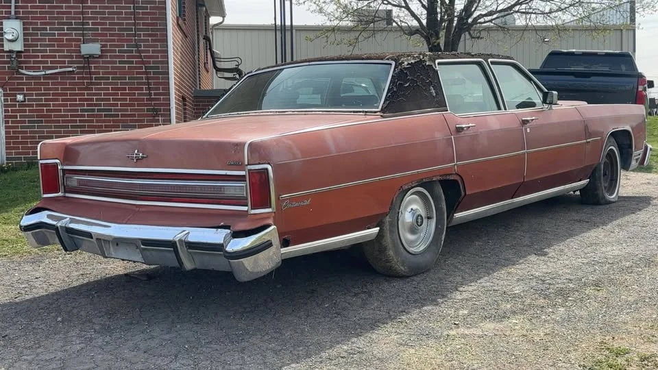 1976 Lincoln Continental 5th Gen - Image 3 of 9
