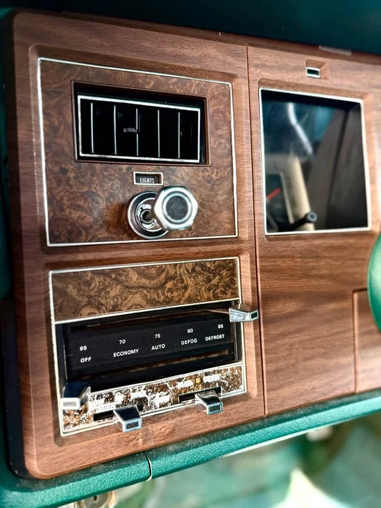 1976 Lincoln Continental 5th Gen - Image 15 of 20