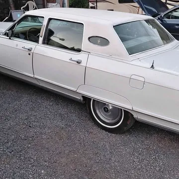 1976 Lincoln Continental Sedan 4D