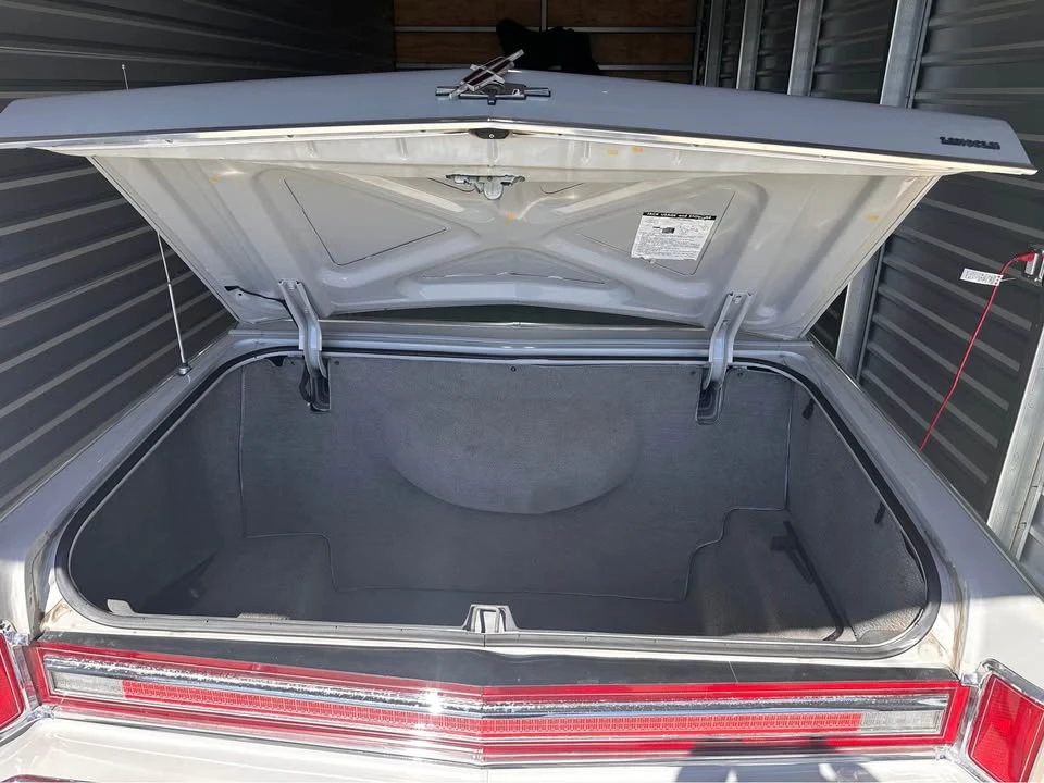 1976 Lincoln Continental 5th Gen - Image 12 of 13