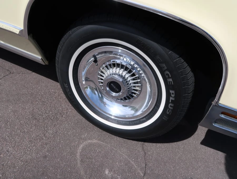 1976 Lincoln Continental 5th Gen - Image 9 of 11
