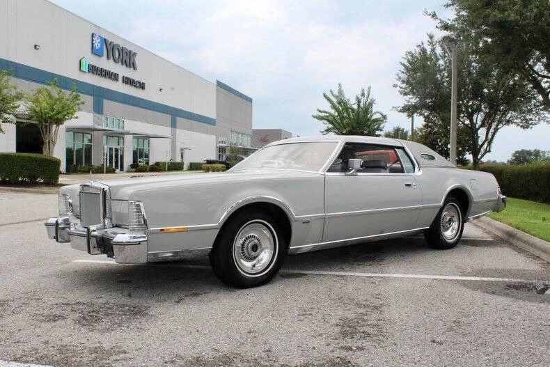 1976 Lincoln Continental Mark IV - Image 9 of 31