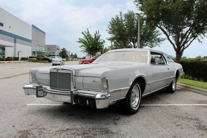 1976 Lincoln Continental Mark IV - Image 8 of 31